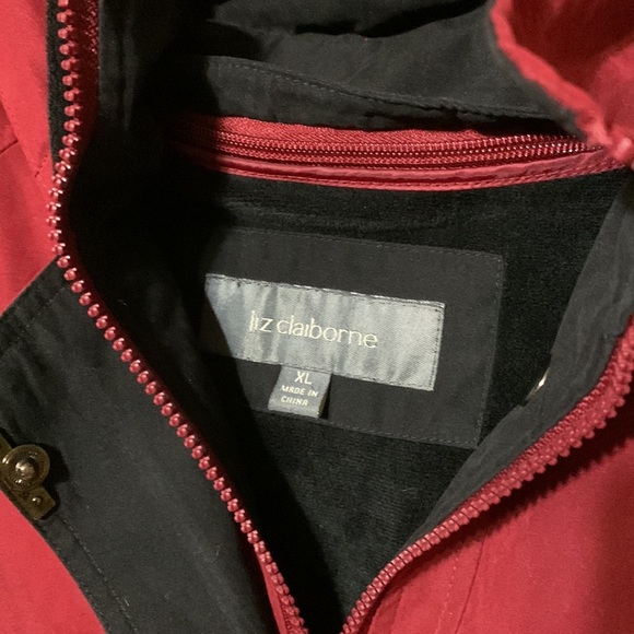 LIZ CLAIBORNE- All Weather Coat with liner that can zip in & out (XL) - Picture 2 of 13